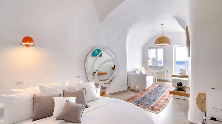 Santorini Secret Suites & Spa 